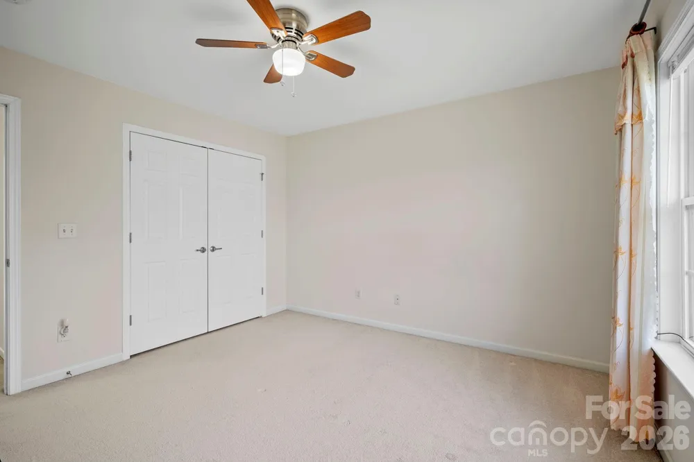 2 Breyerton Court Asheville, NC 28804