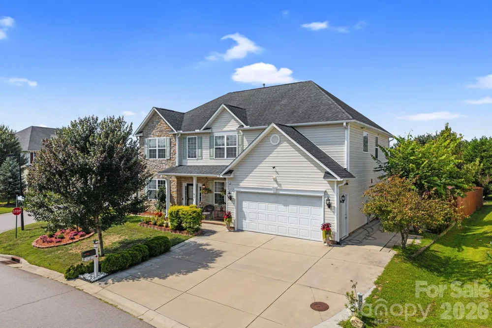 2 Breyerton Court Asheville, NC 28804