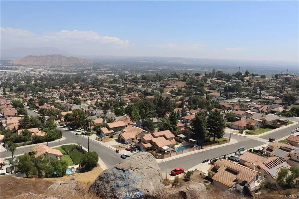 Avenida Michaelinda Jurupa Valley, CA 92509
