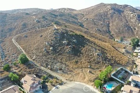 Avenida Michaelinda Jurupa Valley, CA 92509