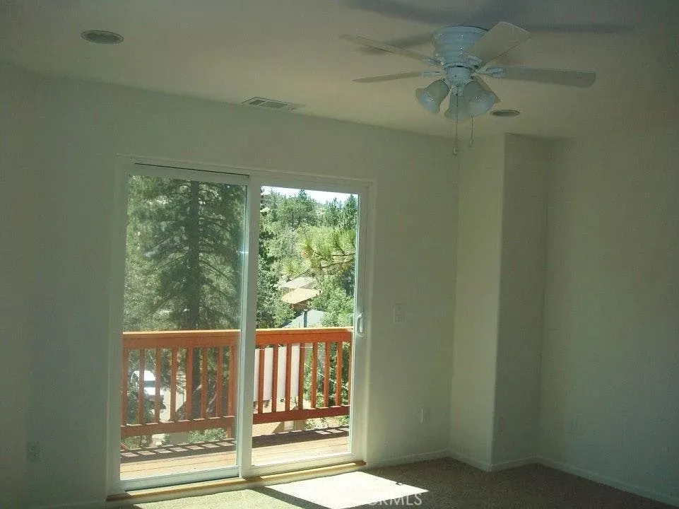 33363 Forrest Running Springs, CA 92382