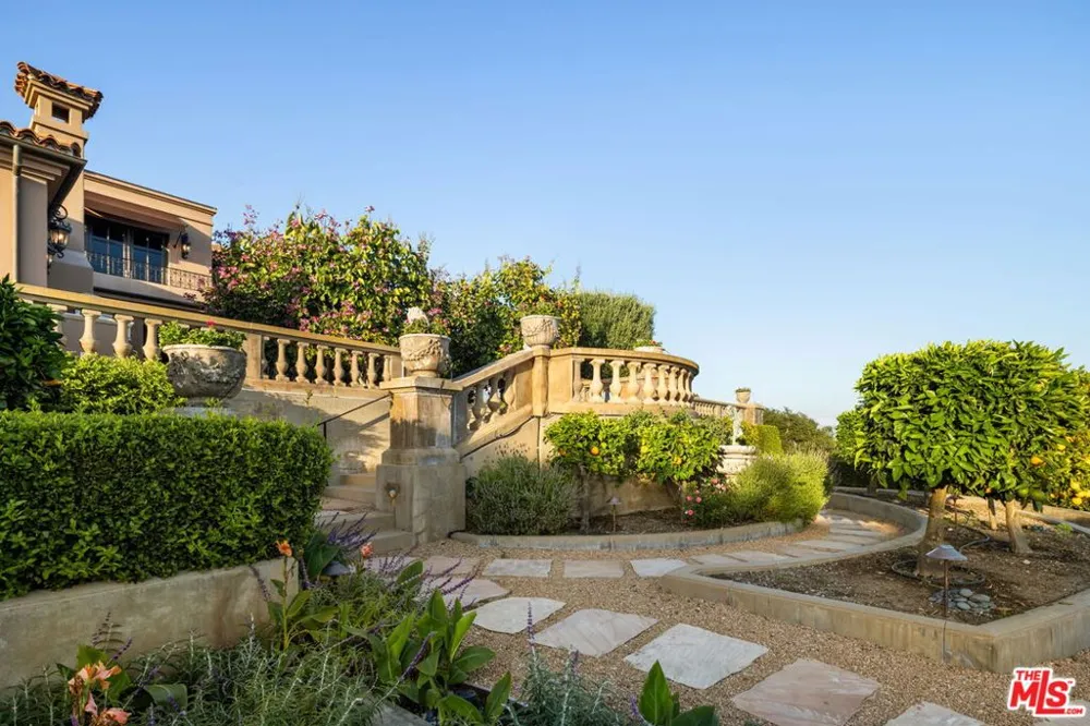 358 Woodley Road Santa Barbara, CA 93108