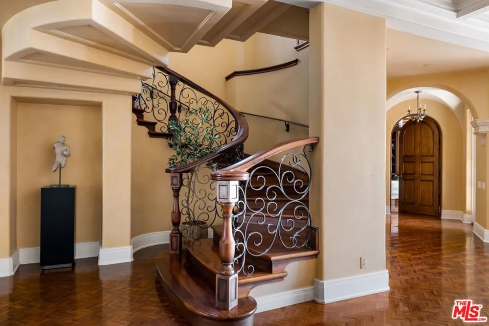 358 Woodley Road Santa Barbara, CA 93108