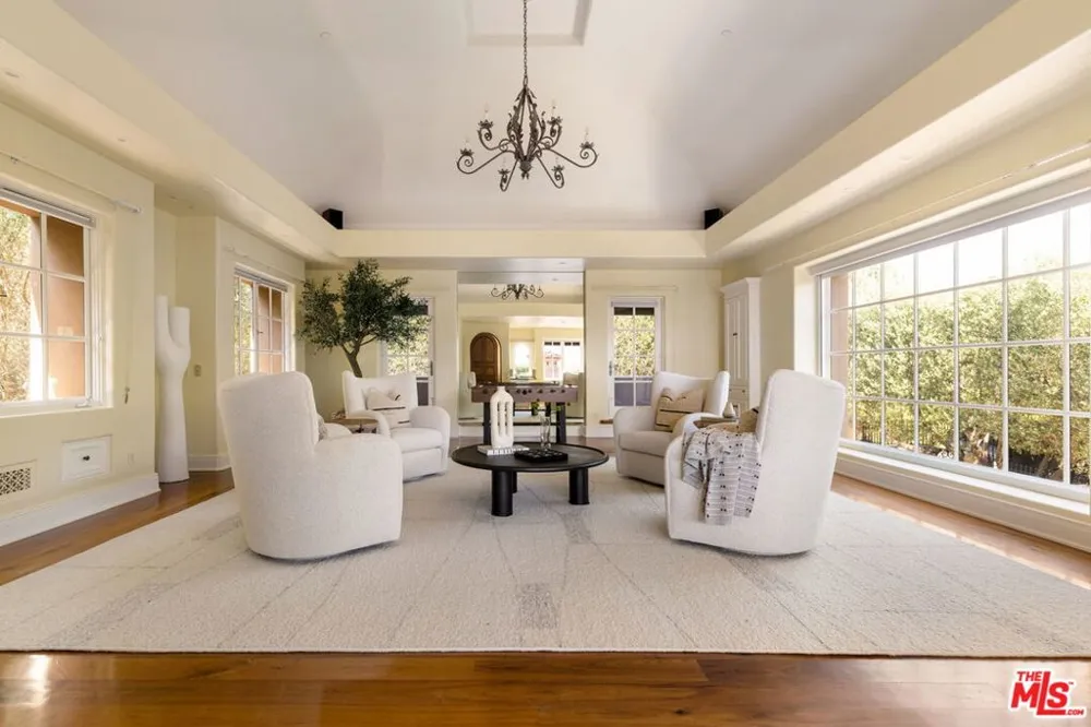 358 Woodley Road Santa Barbara, CA 93108