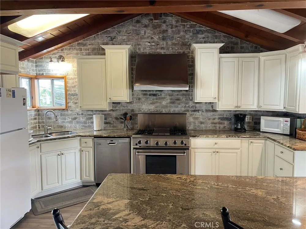53327 Road 432 Bass Lake, CA 93604