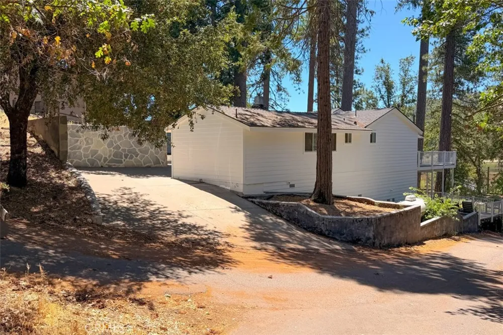 53327 Road 432 Bass Lake, CA 93604