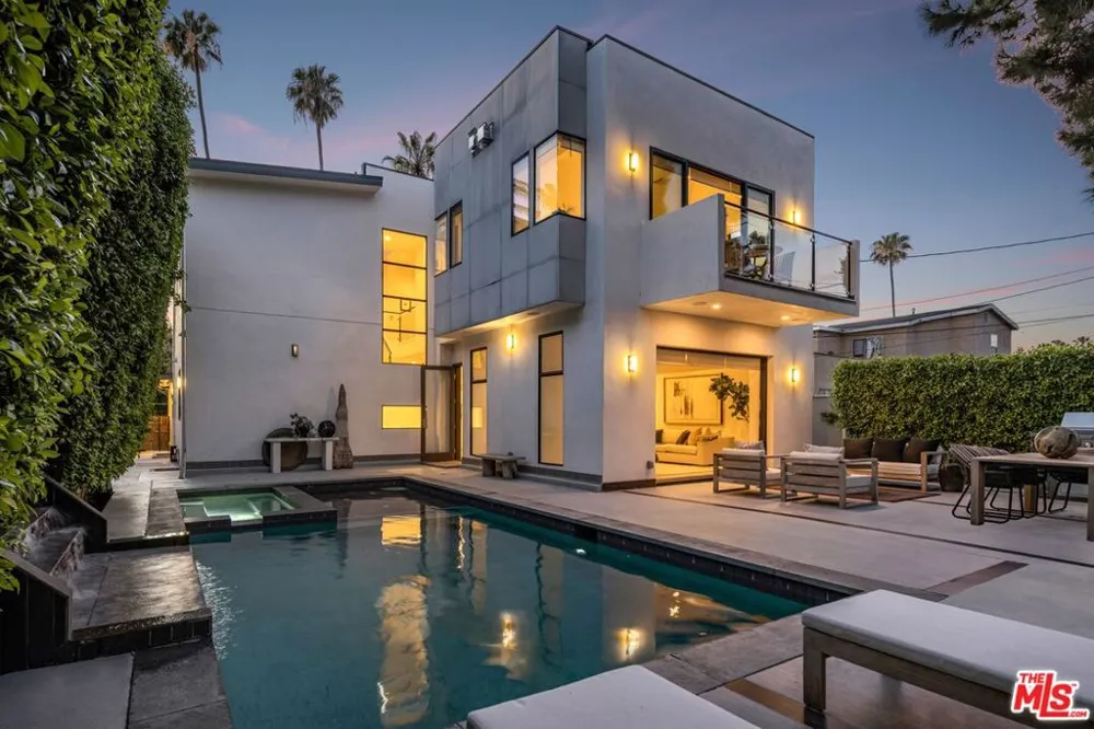 616 Fuller Avenue Los Angeles, CA 90036