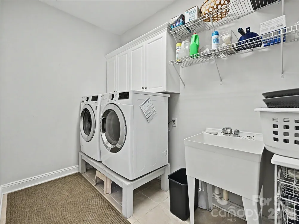 4221 Barons Court Harrisburg, NC 28075