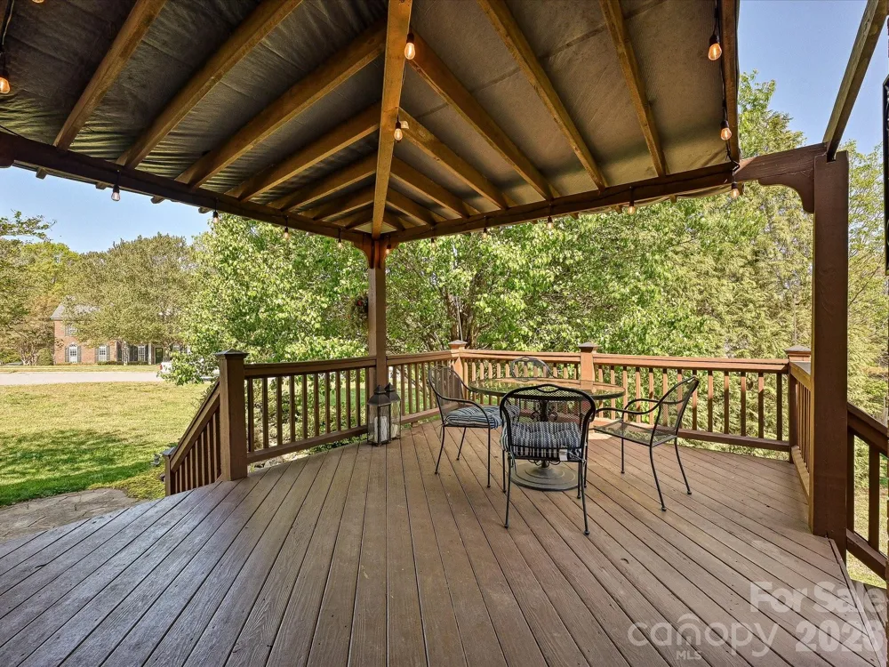 4221 Barons Court Harrisburg, NC 28075