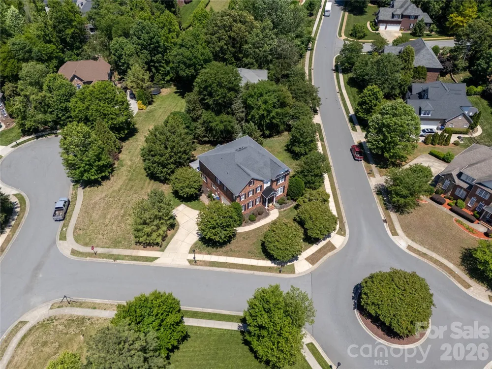 4221 Barons Court Harrisburg, NC 28075