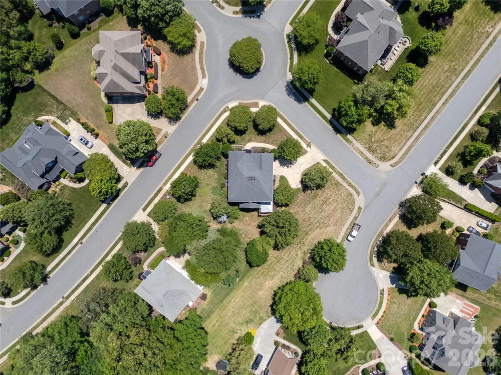 4221 Barons Court Harrisburg, NC 28075