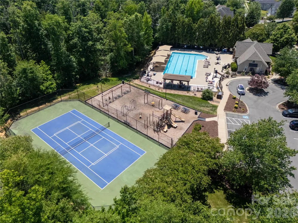 4221 Barons Court Harrisburg, NC 28075