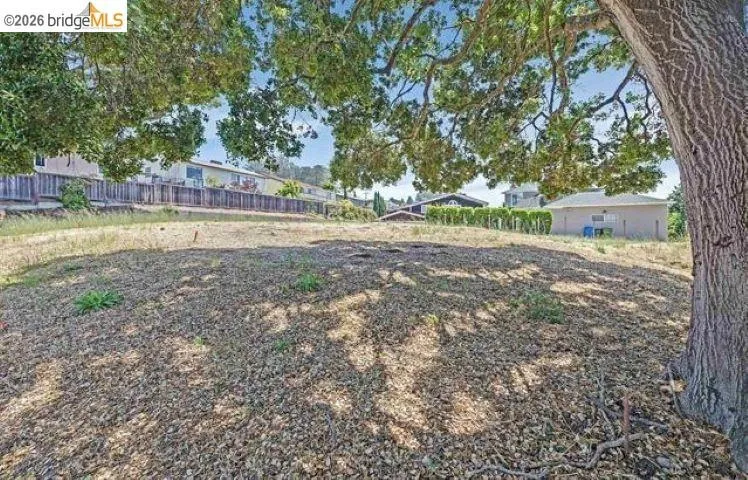 8246 Terrace Dr El Cerrito, CA 94530
