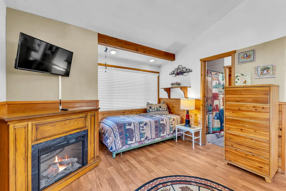 53460 Tollgate Road Idyllwild, CA 92549