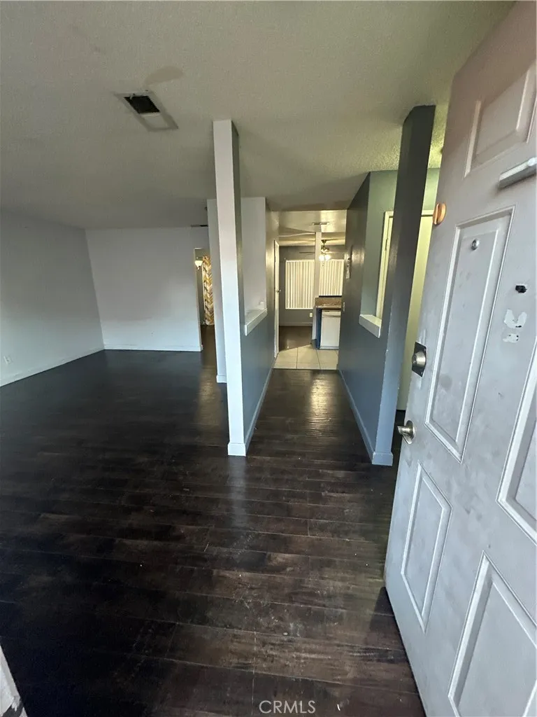 165 Racquet Club Drive Compton, CA 90220