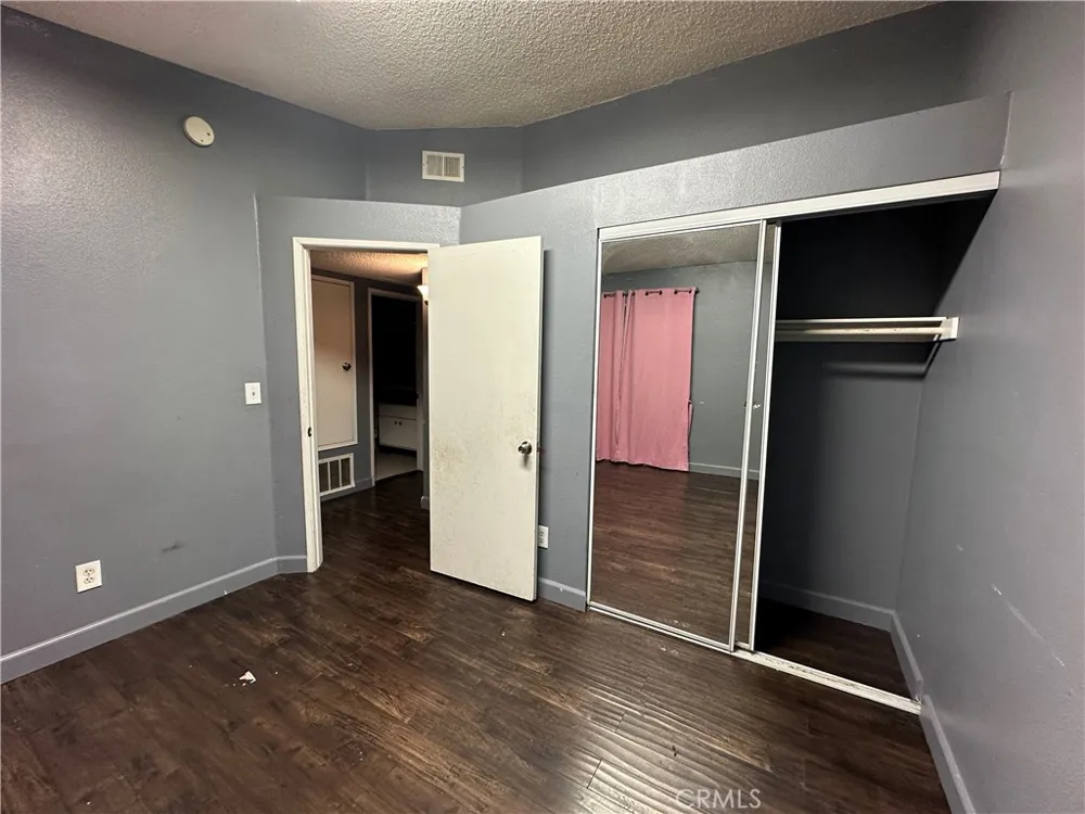 165 Racquet Club Drive Compton, CA 90220