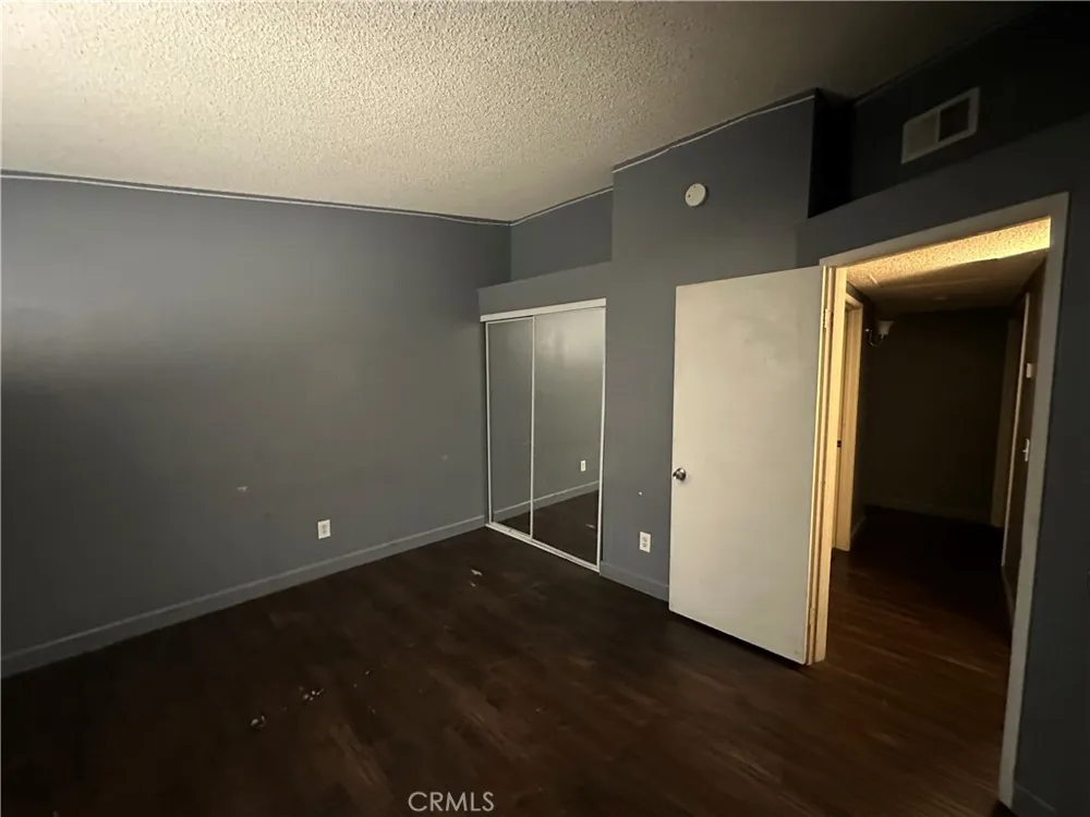 165 Racquet Club Drive Compton, CA 90220