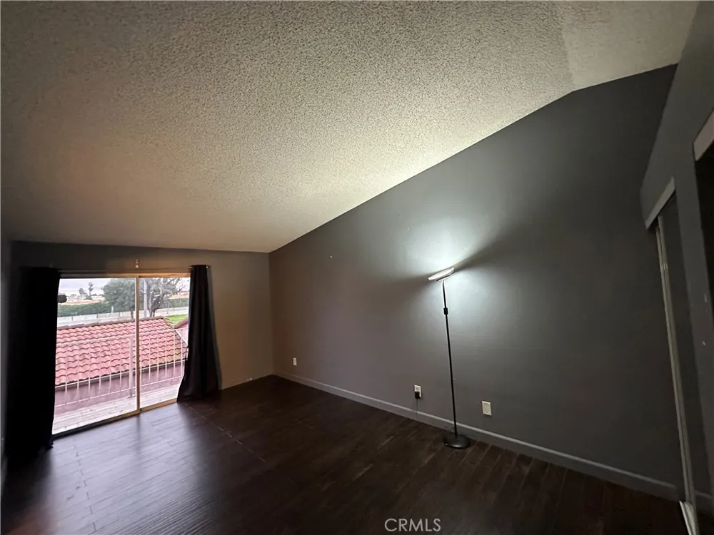165 Racquet Club Drive Compton, CA 90220