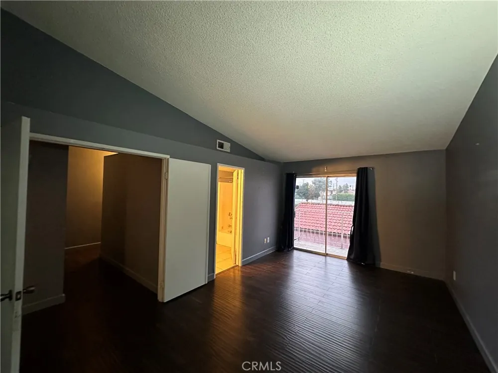 165 Racquet Club Drive Compton, CA 90220