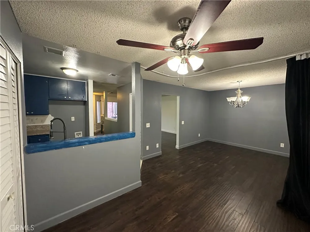 165 Racquet Club Drive Compton, CA 90220