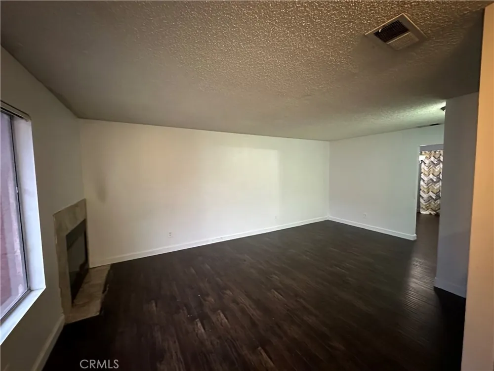 165 Racquet Club Drive Compton, CA 90220