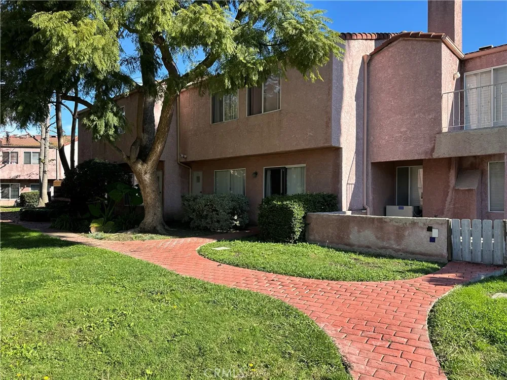 165 Racquet Club Drive Compton, CA 90220