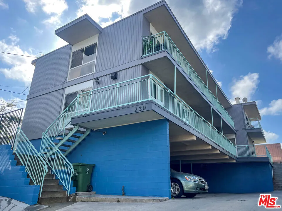 220 E Hyde Park #4 Inglewood, CA 90302