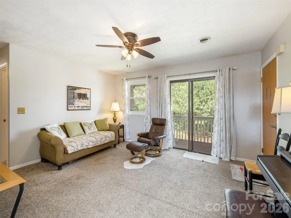 103 Oakwood Place #4 Hendersonville, NC 28792