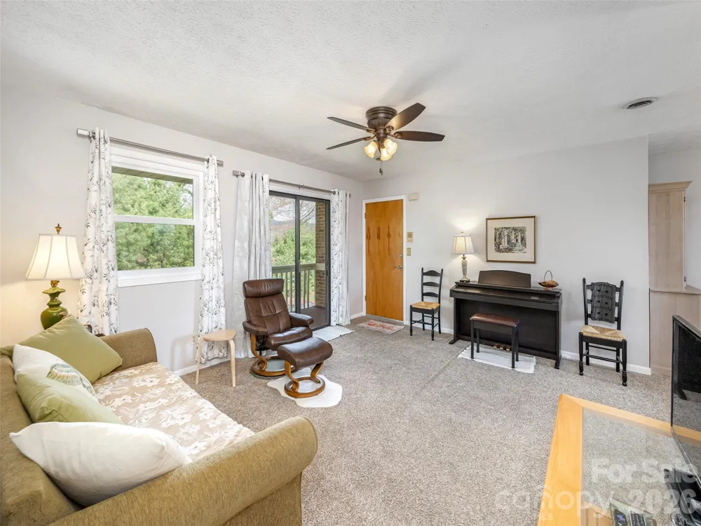 103 Oakwood Place #4 Hendersonville, NC 28792