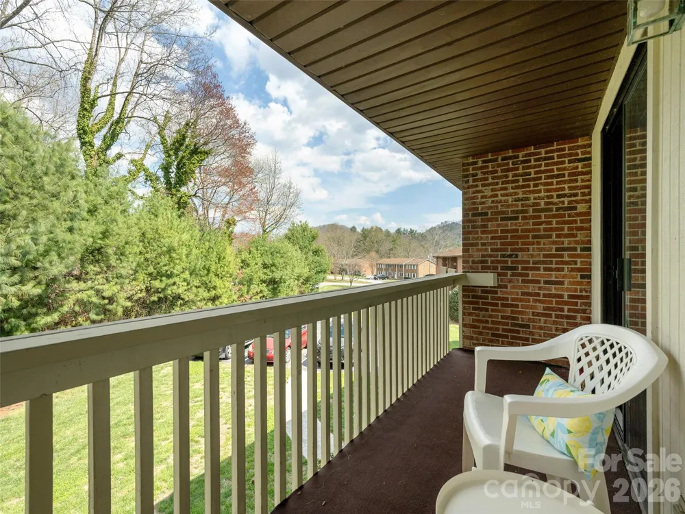 103 Oakwood Place #4 Hendersonville, NC 28792