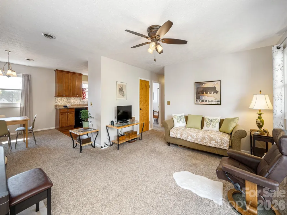 103 Oakwood Place #4 Hendersonville, NC 28792