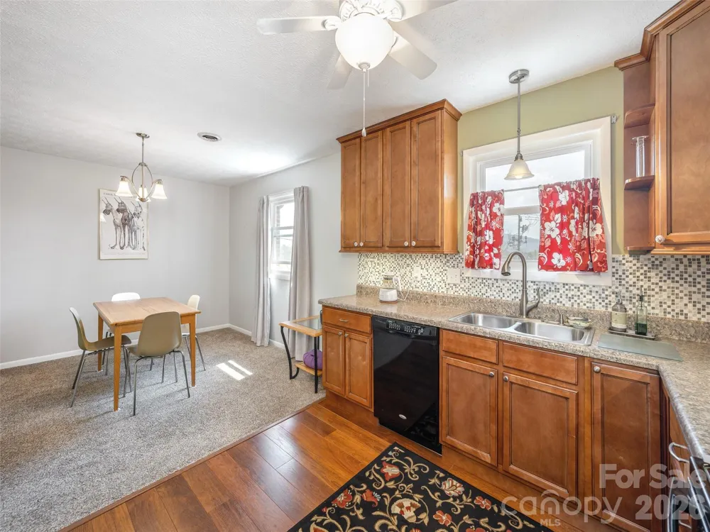103 Oakwood Place #4 Hendersonville, NC 28792