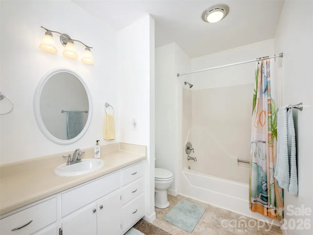 103 Oakwood Place #4 Hendersonville, NC 28792