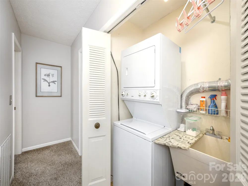 103 Oakwood Place #4 Hendersonville, NC 28792