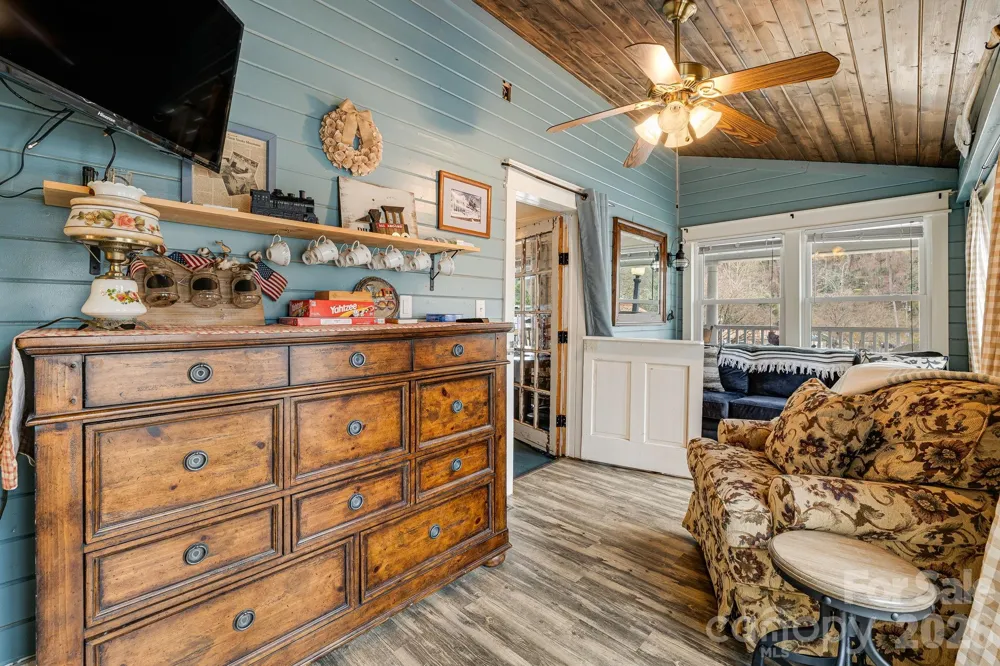 364 Haywood Road Dillsboro, NC 28725