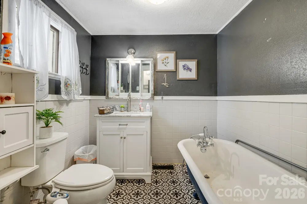 364 Haywood Road Dillsboro, NC 28725