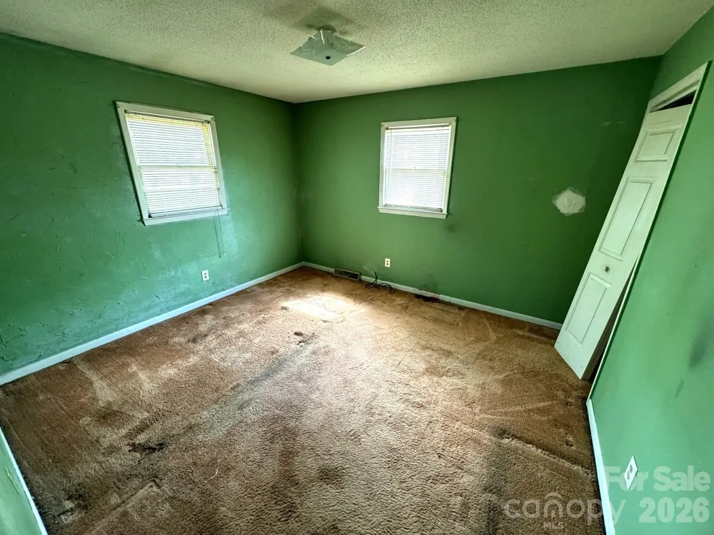 3968 Dover Street Claremont, NC 28610