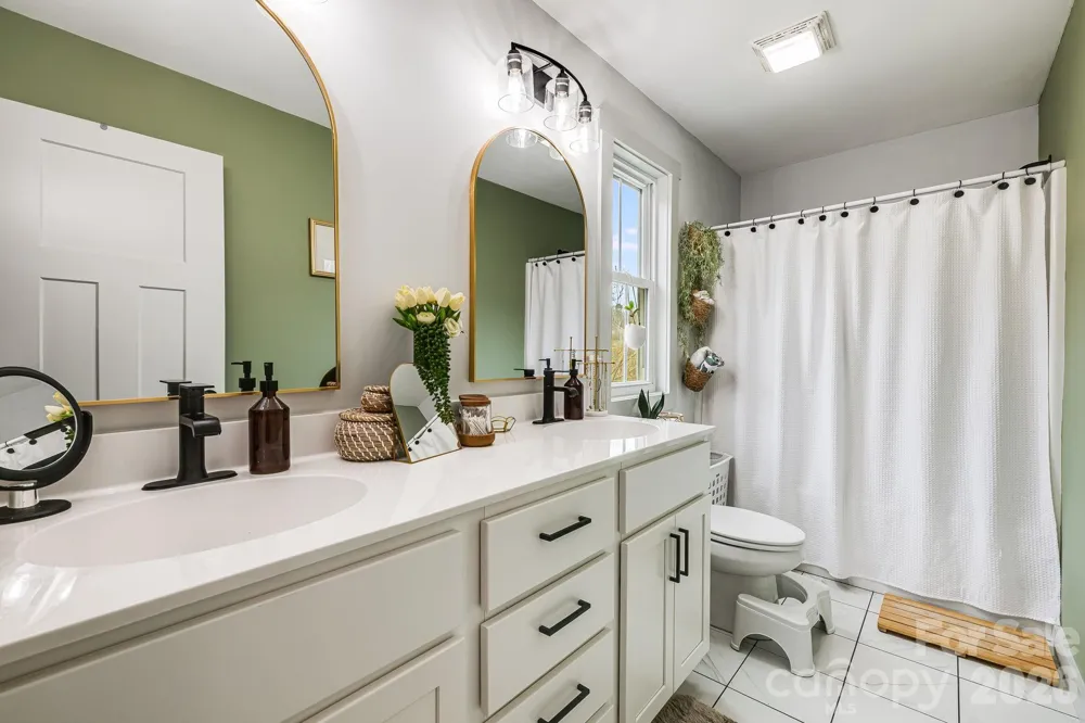 842 Old NC 20 Highway Alexander, NC 28701