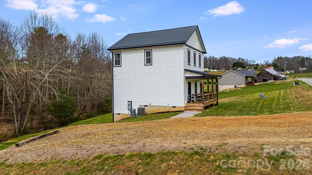 842 Old NC 20 Highway Alexander, NC 28701