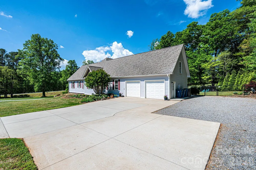 3085 James Street Catawba, NC 28609
