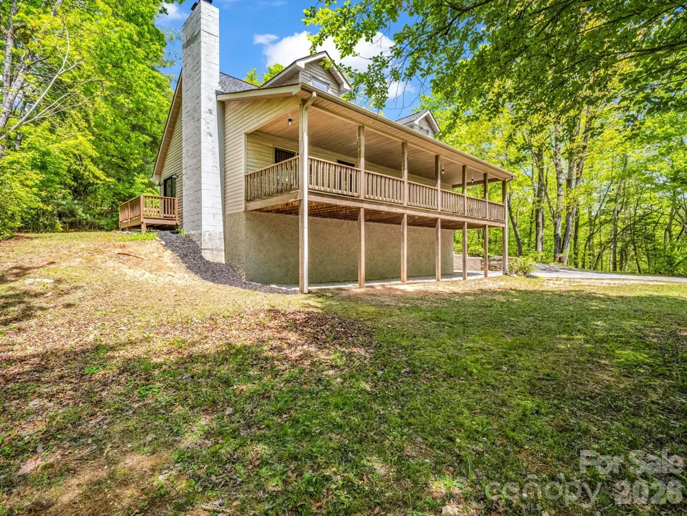2304 Mountain Page Road Saluda, NC 28773