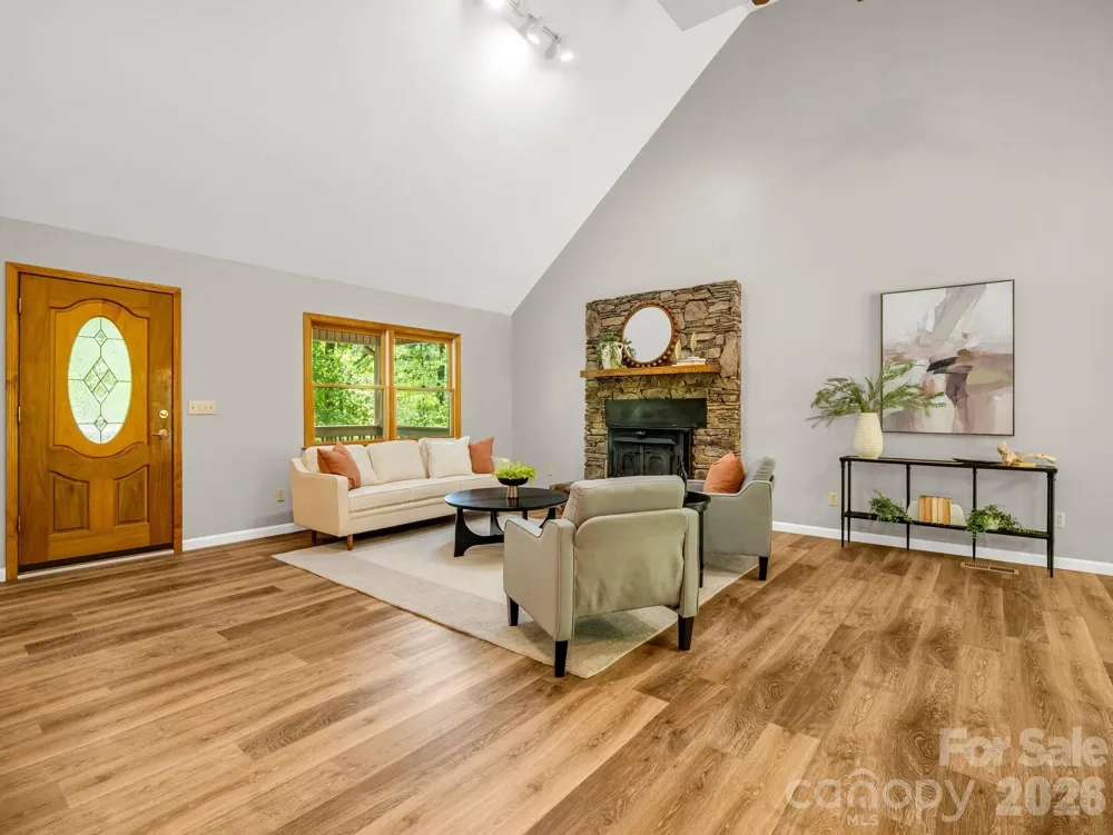 2304 Mountain Page Road Saluda, NC 28773
