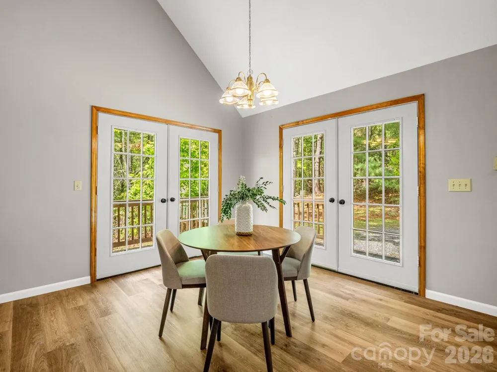 2304 Mountain Page Road Saluda, NC 28773