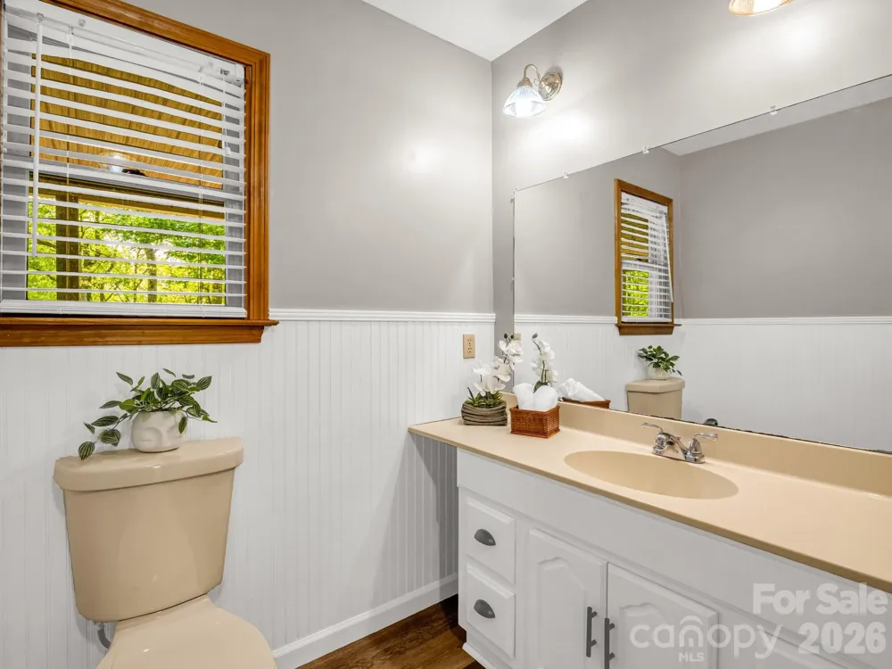 2304 Mountain Page Road Saluda, NC 28773