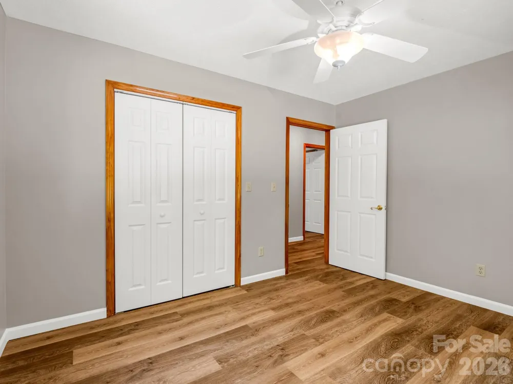 2304 Mountain Page Road Saluda, NC 28773