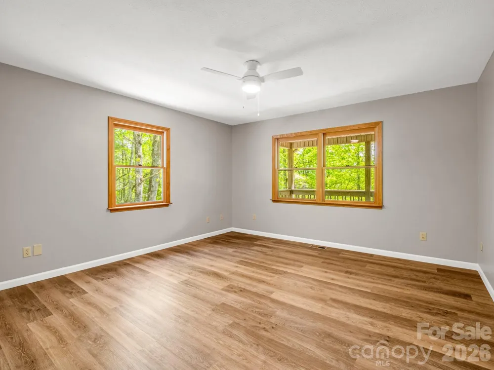 2304 Mountain Page Road Saluda, NC 28773