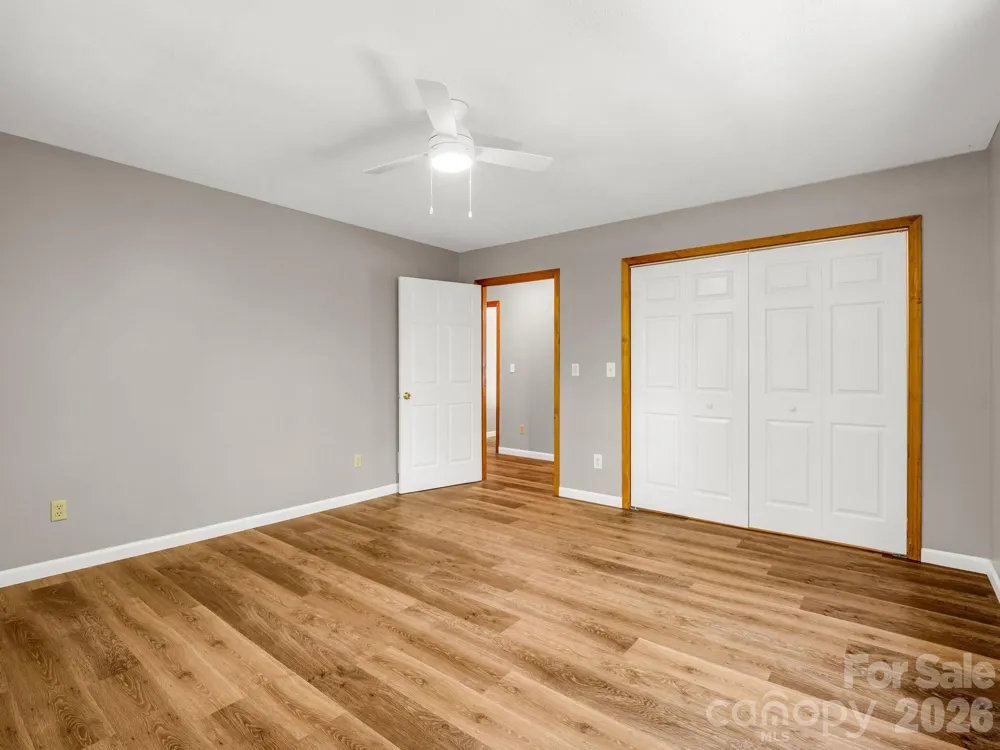 2304 Mountain Page Road Saluda, NC 28773