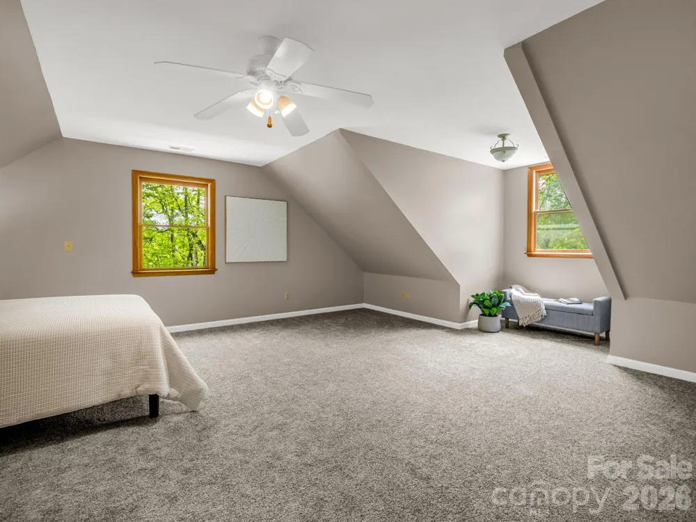 2304 Mountain Page Road Saluda, NC 28773