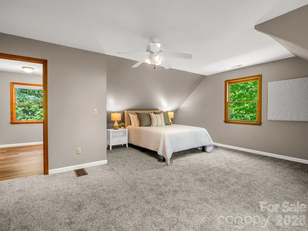 2304 Mountain Page Road Saluda, NC 28773