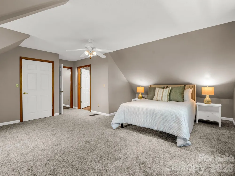 2304 Mountain Page Road Saluda, NC 28773